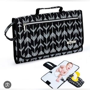 Portable changing pad